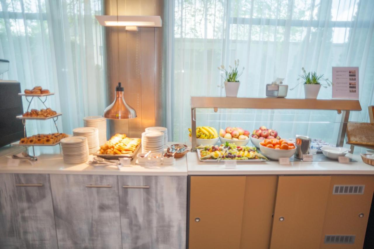 Express Krakow Hotel ภายนอก รูปภาพ