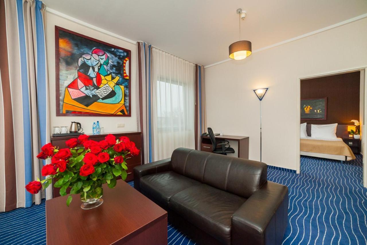 Express Krakow Hotel ภายนอก รูปภาพ