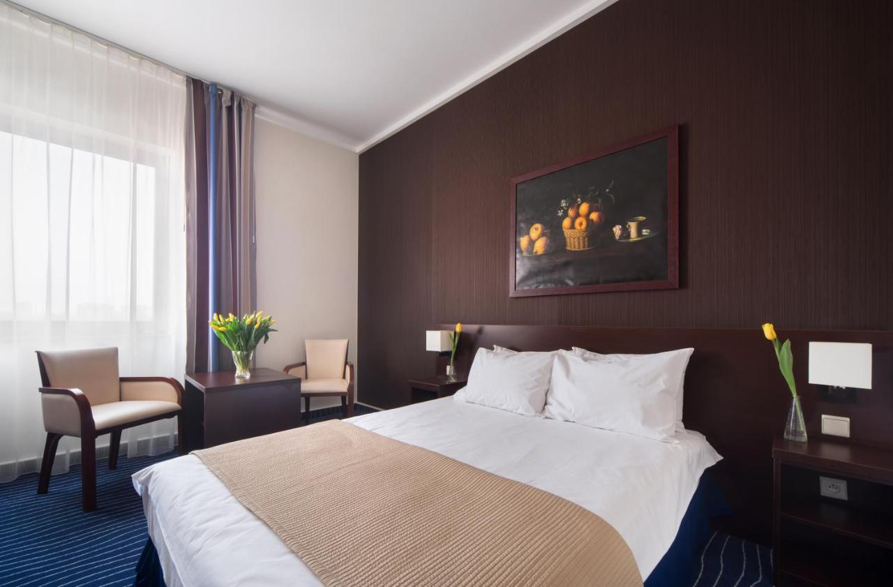 Express Krakow Hotel ภายนอก รูปภาพ