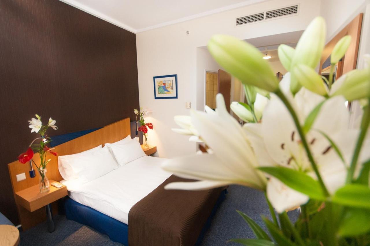 Express Krakow Hotel ภายนอก รูปภาพ